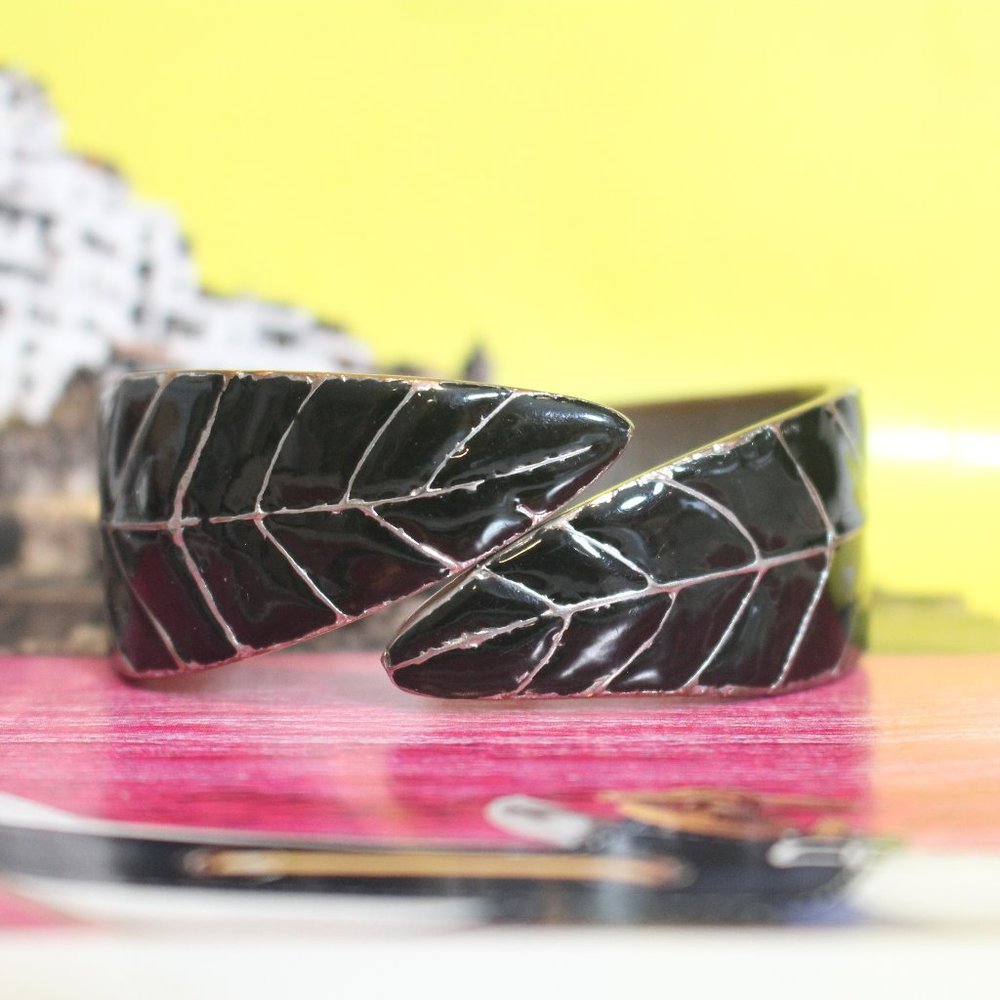 y2k Black Enamel Leaf Wrap Hinge Bracelet